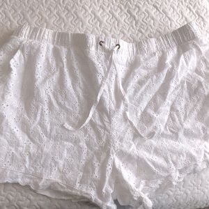 Rue+ 2X White Shorts